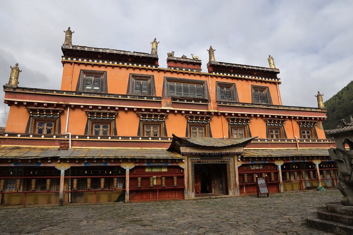 香格里拉--印寺院