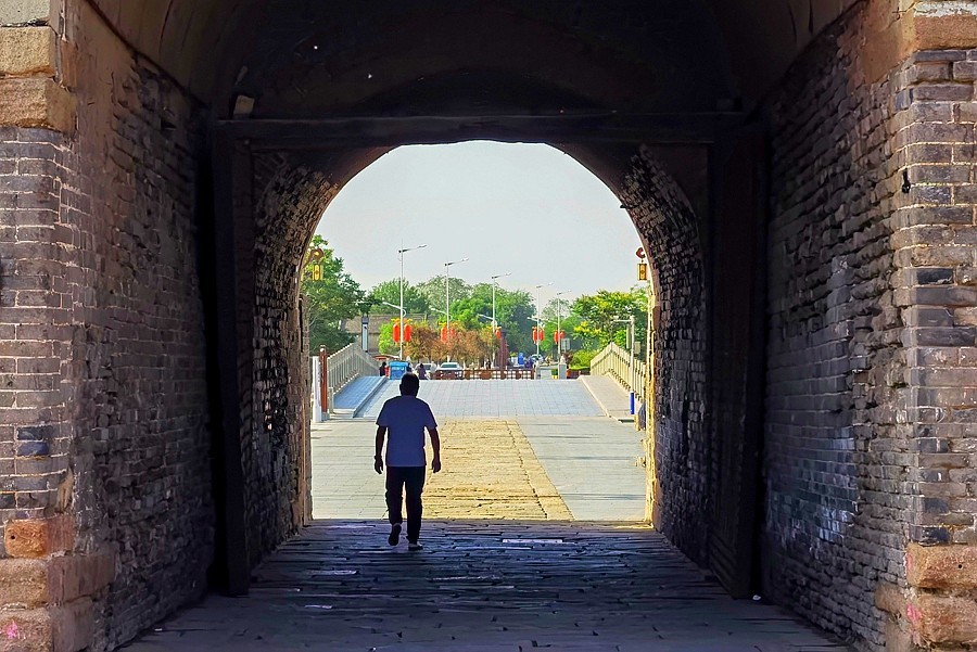 《不老松：纪实摄影》【大好河山系列报導】邯郸游摄！廣府古城 (2)古城内有私人观光車