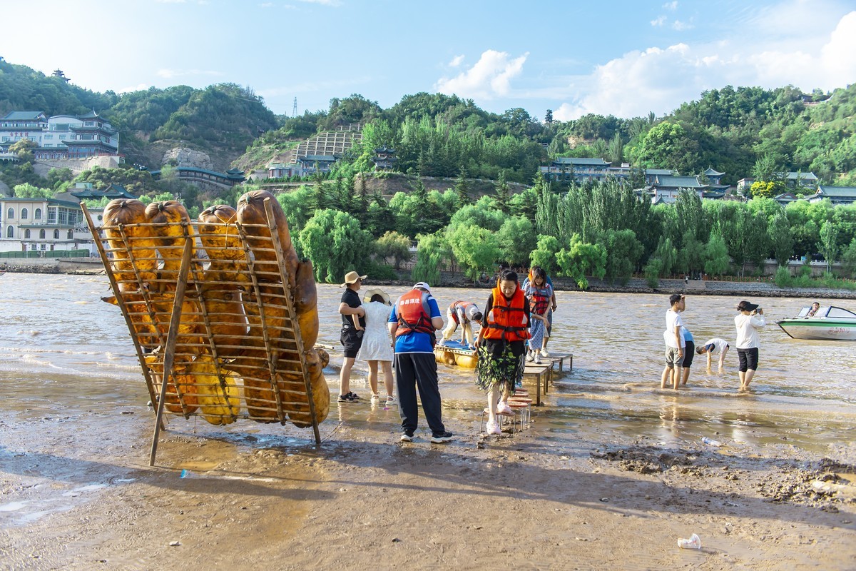 羊皮筏子渡黄河