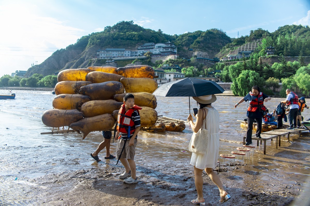 羊皮筏子渡黄河