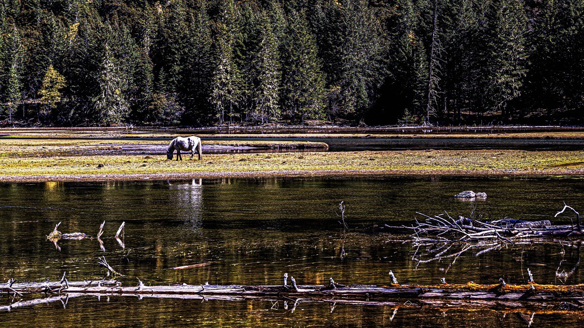 行走在318国道--初探月亮湖【10】