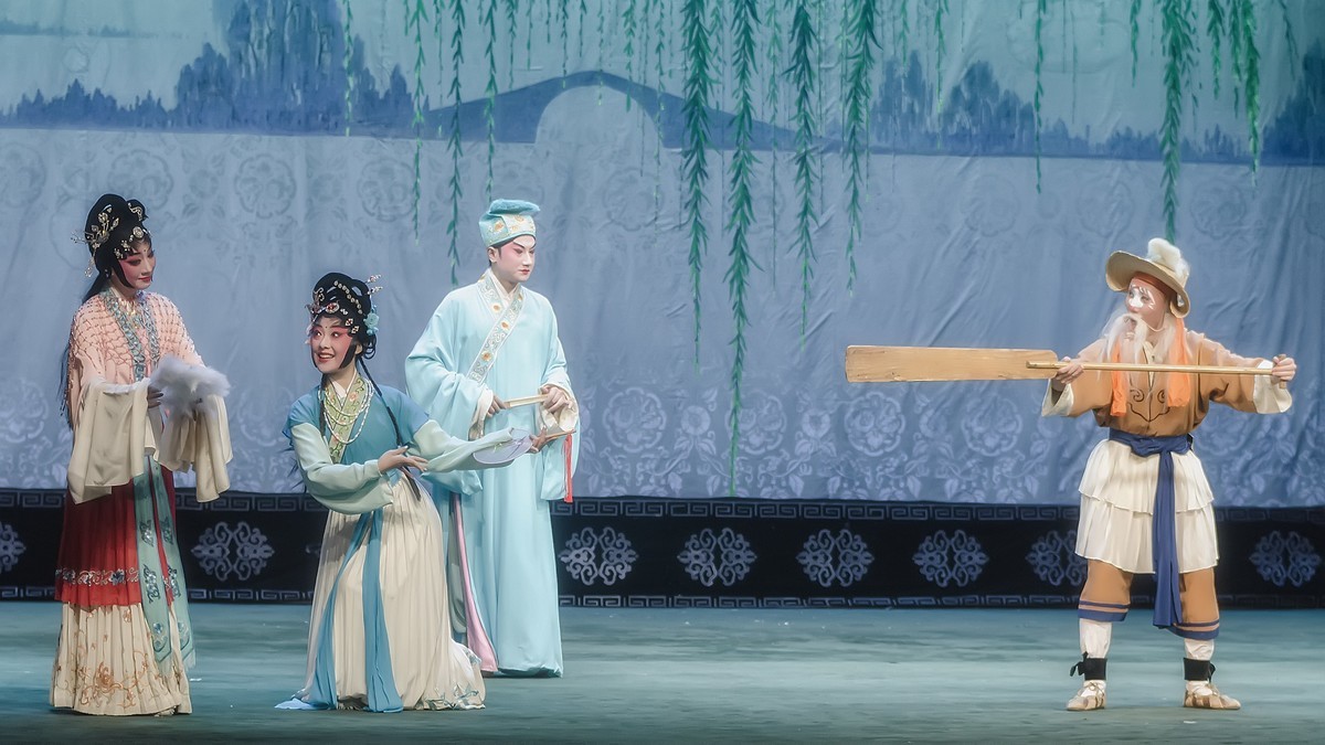 舞台摄影：传统川剧《白蛇传 》之《船舟借伞 · 同舟共渡》