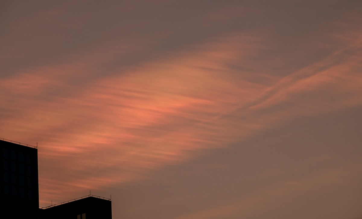 高考前一天七彩祥云