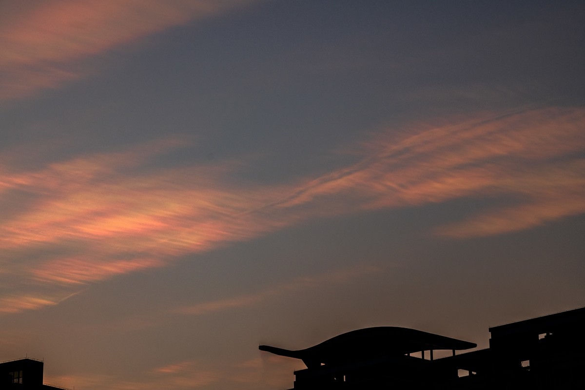 高考前一天七彩祥云