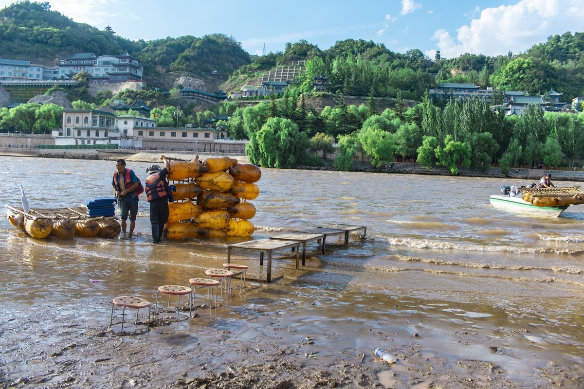 羊皮筏子渡黄河