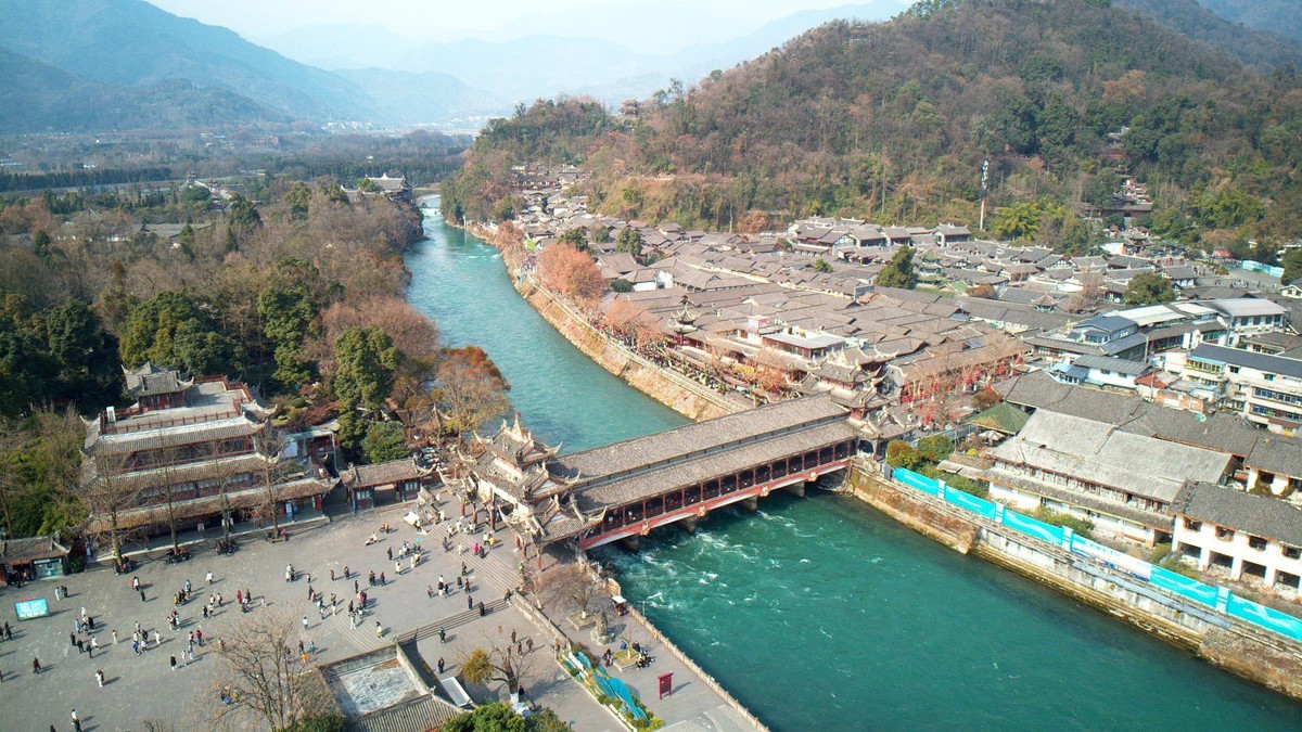 【航拍】俯瞰都江堰岷江水流哗啦啦