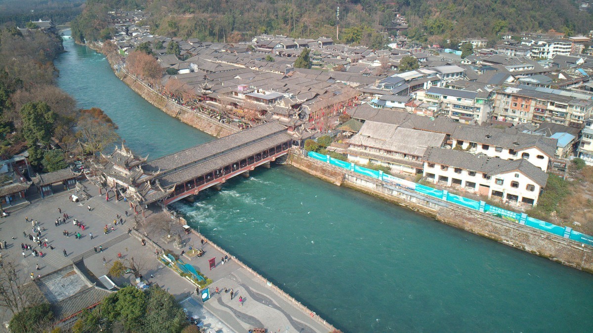 【航拍】俯瞰都江堰岷江水流哗啦啦