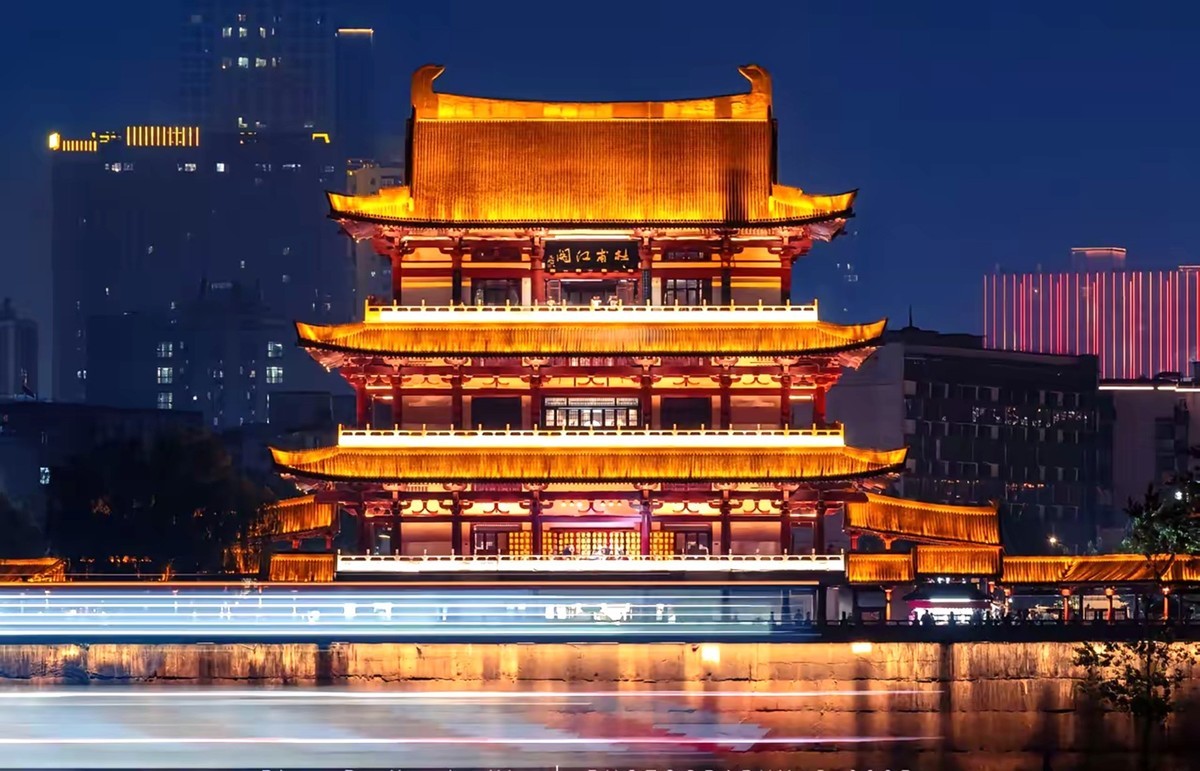 杜甫江阁亮灯了