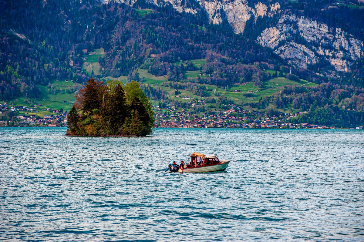 湖摄（瑞士“因特拉肯”）