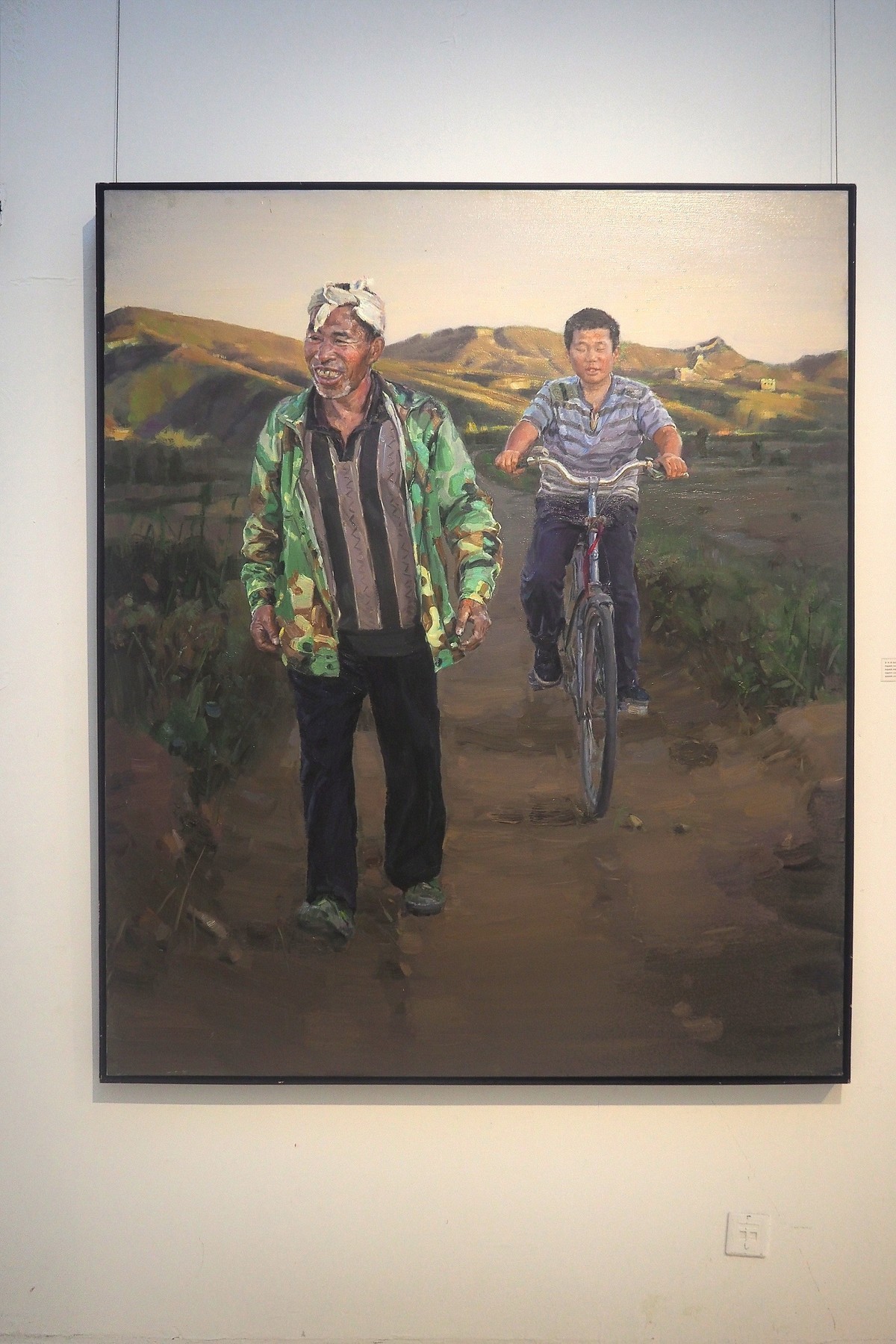 《河北工艺美术职业学院建校60周年回顾展》上