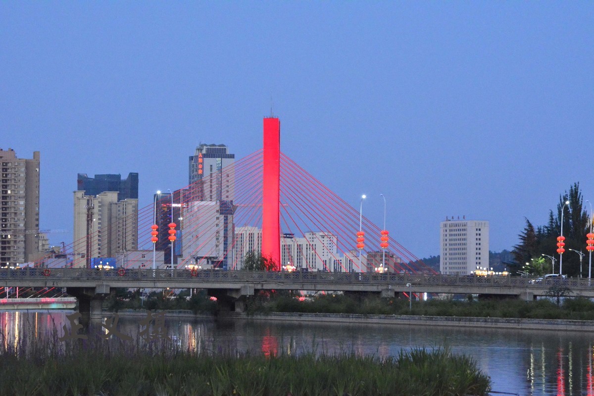 天水的红桥，夜色美（D7100+24-120金圈头手持拍摄）