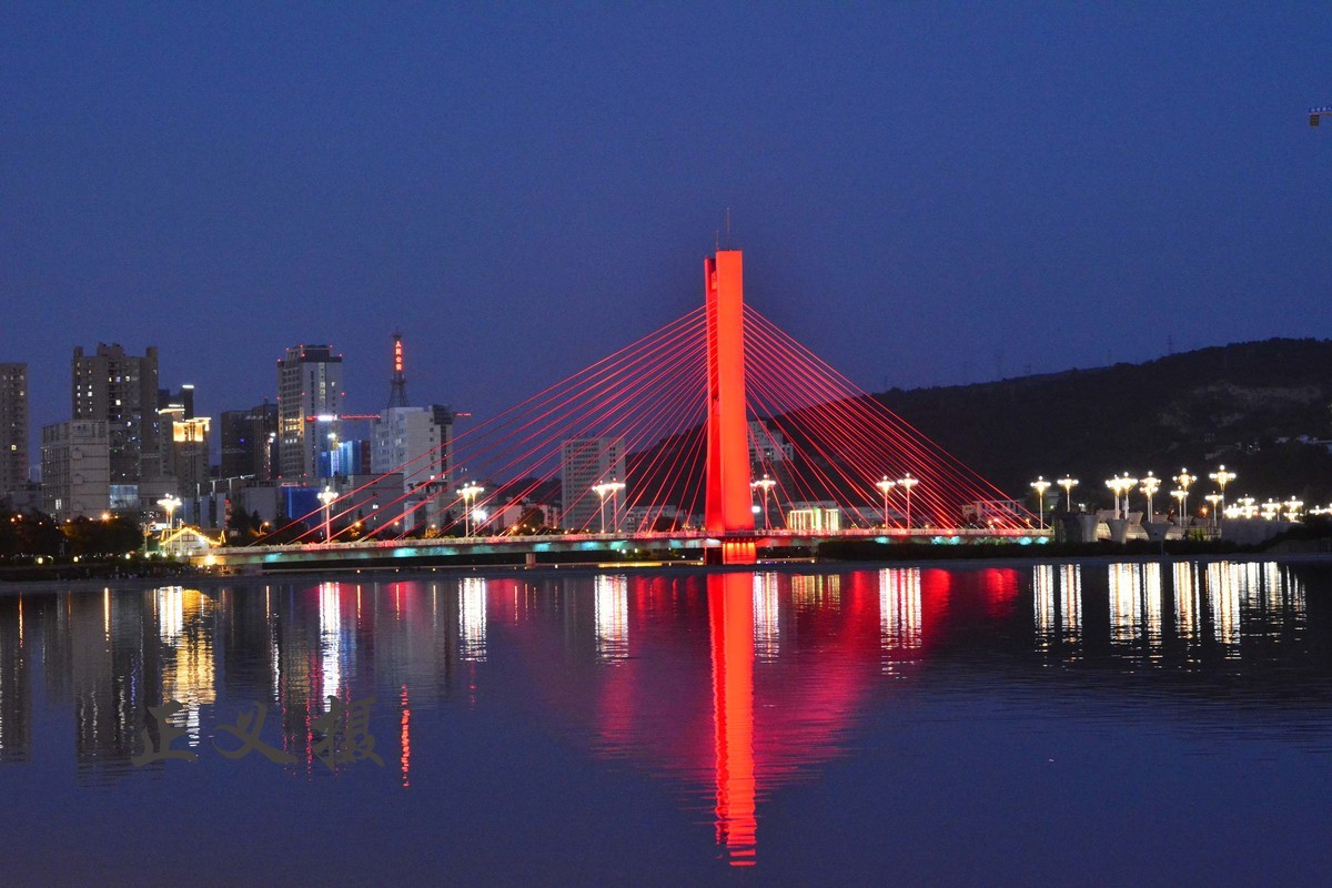 天水的红桥，夜色美（D7100+24-120金圈头手持拍摄）