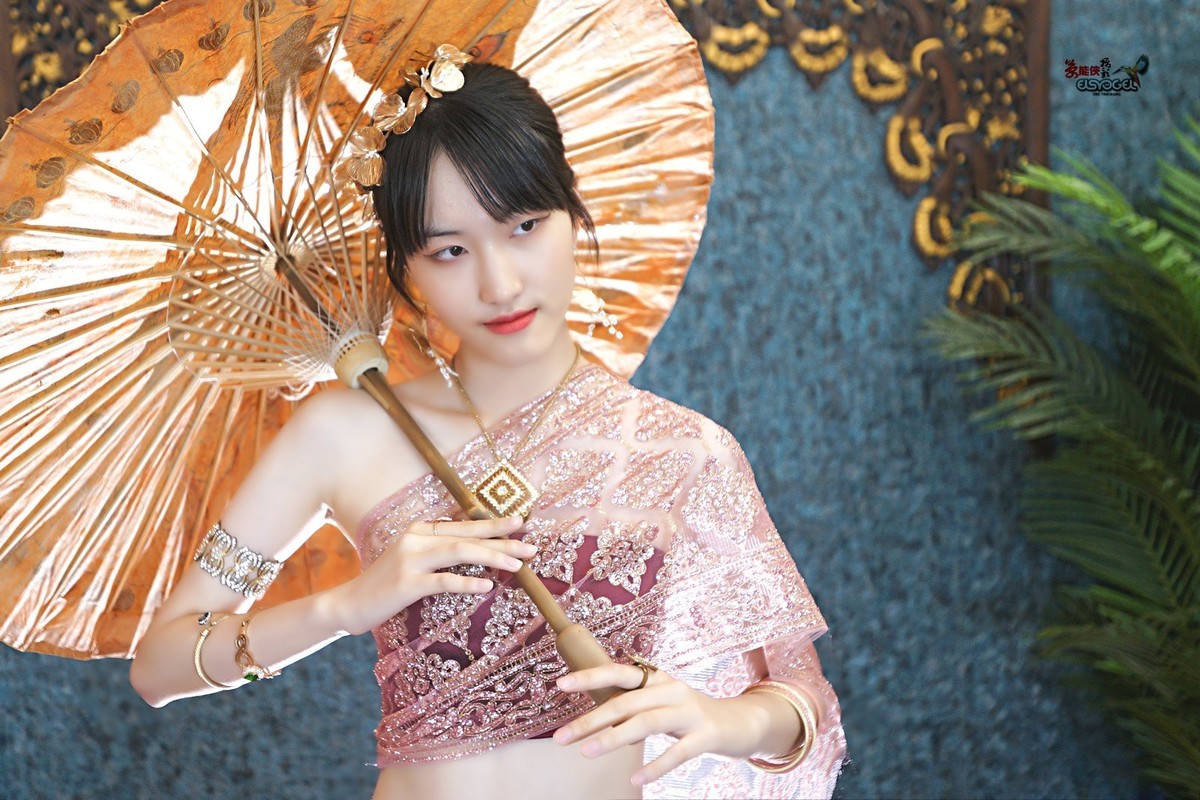 【异域风情美女】---齐齐