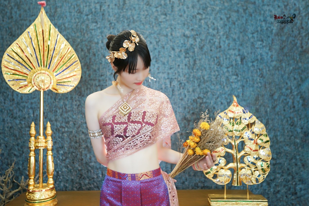 【异域风情美女】---齐齐