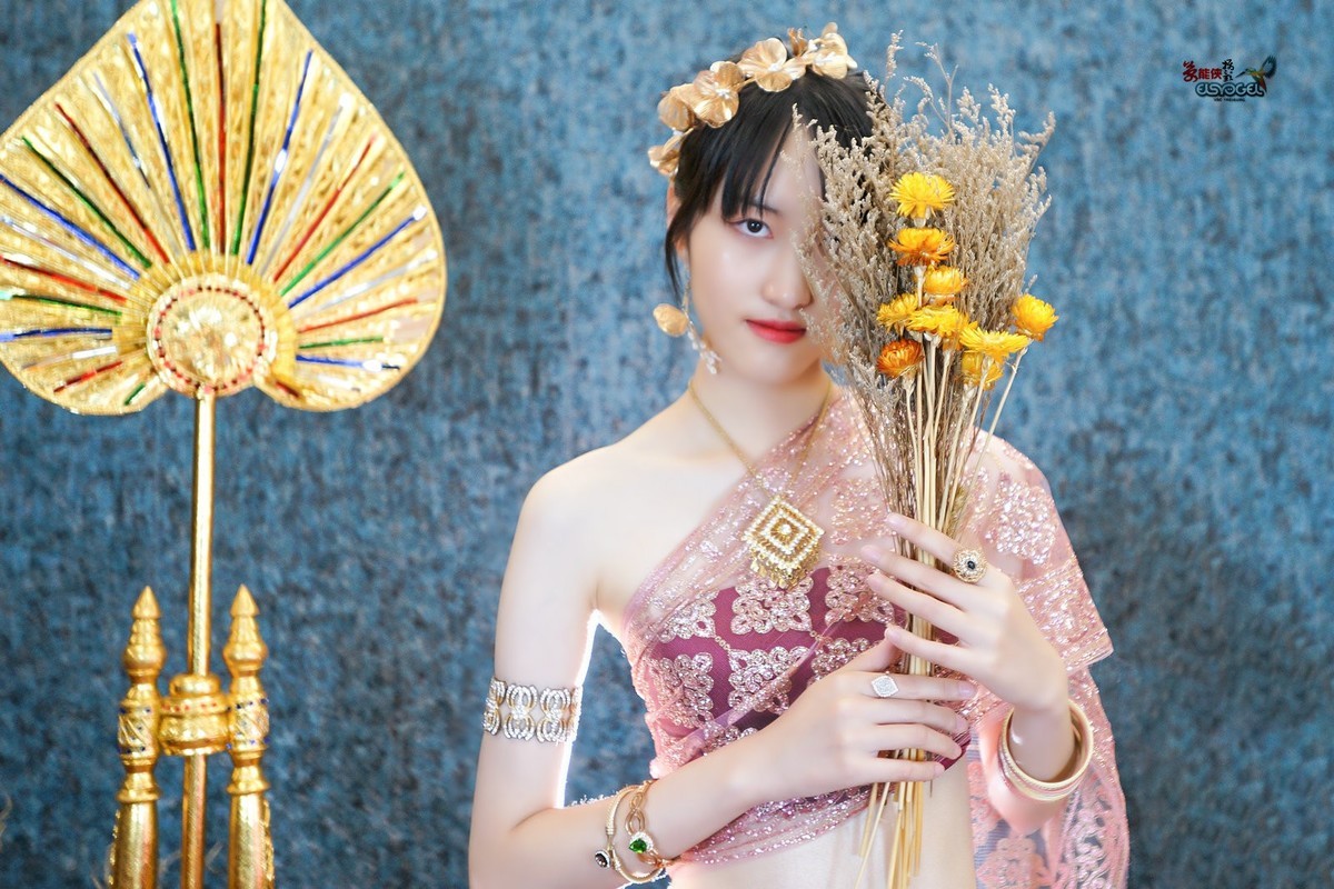 【异域风情美女】---齐齐