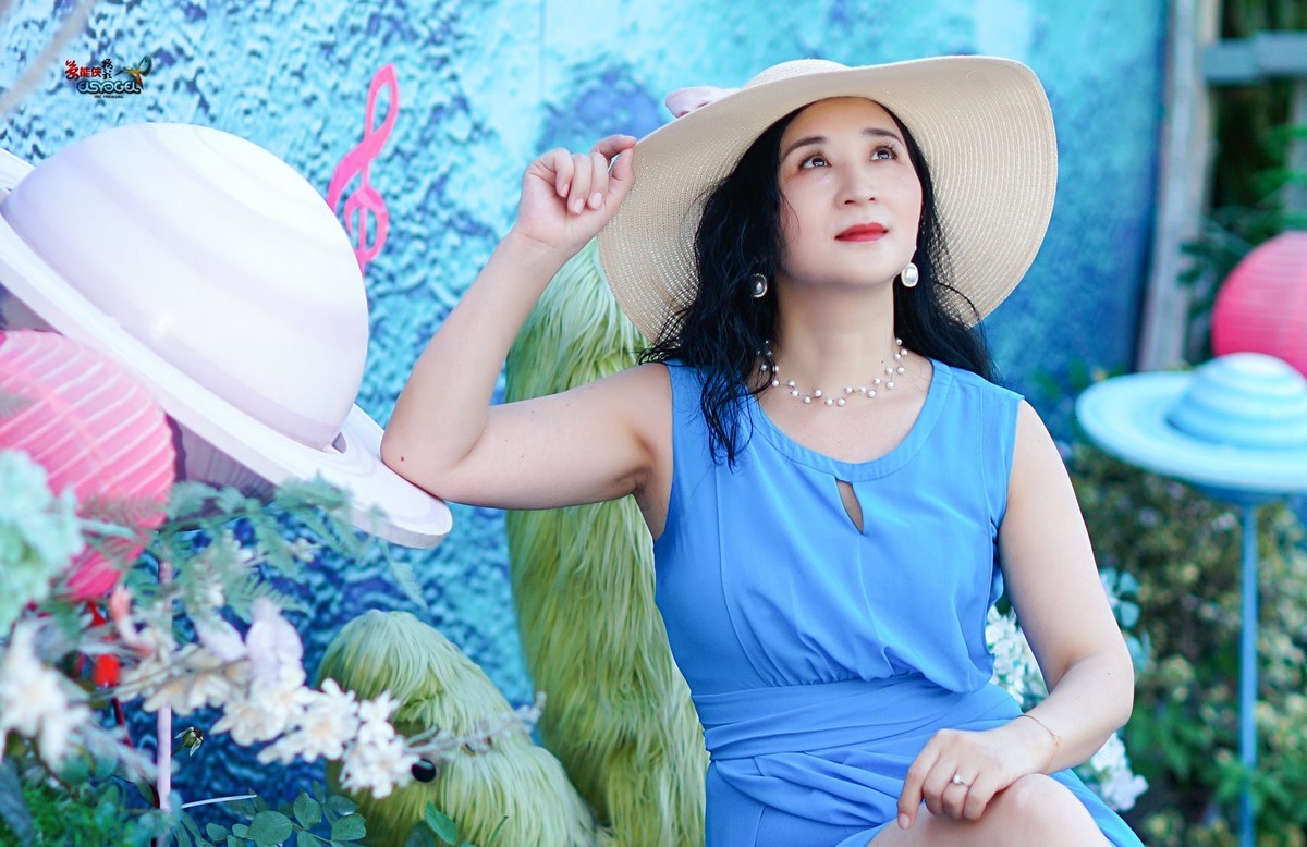 【太古仓太空间美女】---闪亮