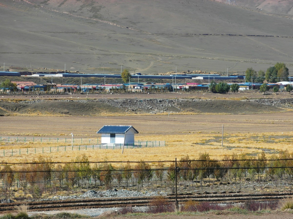 雪山脚下是我可爱的家乡