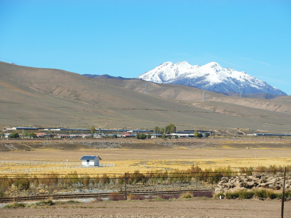 雪山脚下是我可爱的家乡
