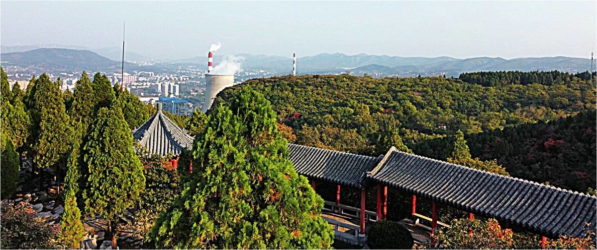 齐长城下红叶烂漫