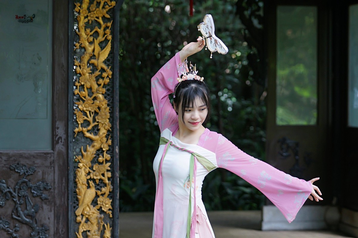 【妩媚古风女神】------佳佳