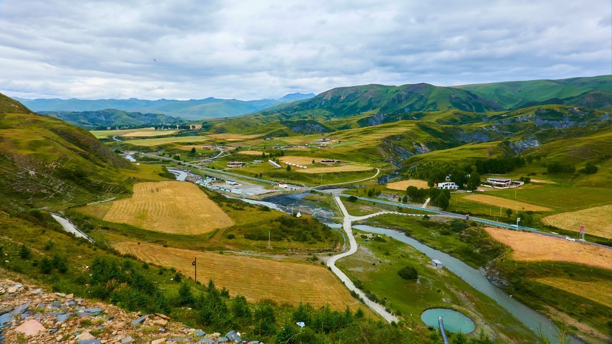 夏末秋初的八美