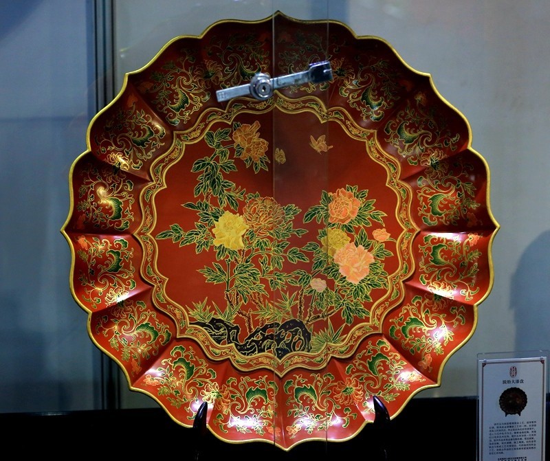 《不老松：纪实摄影》珐瑯釉艺术品欣赏！