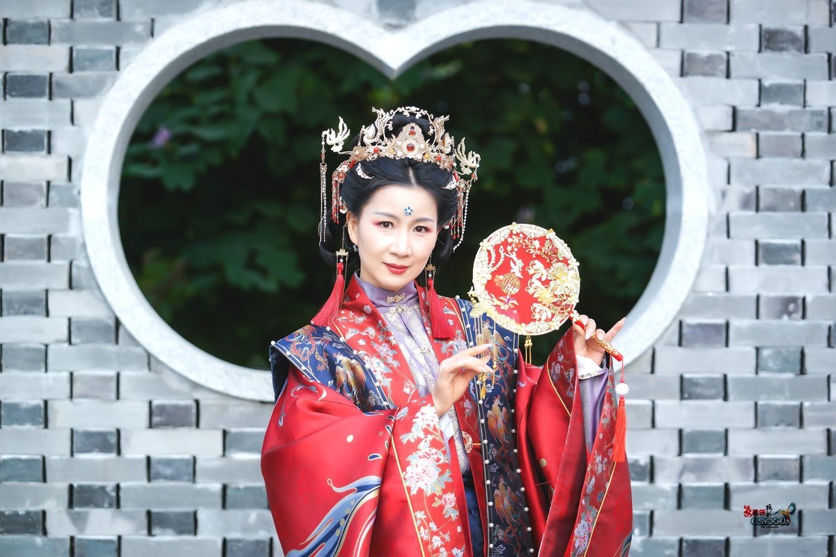 【华裳佳丽】--- 婉灵