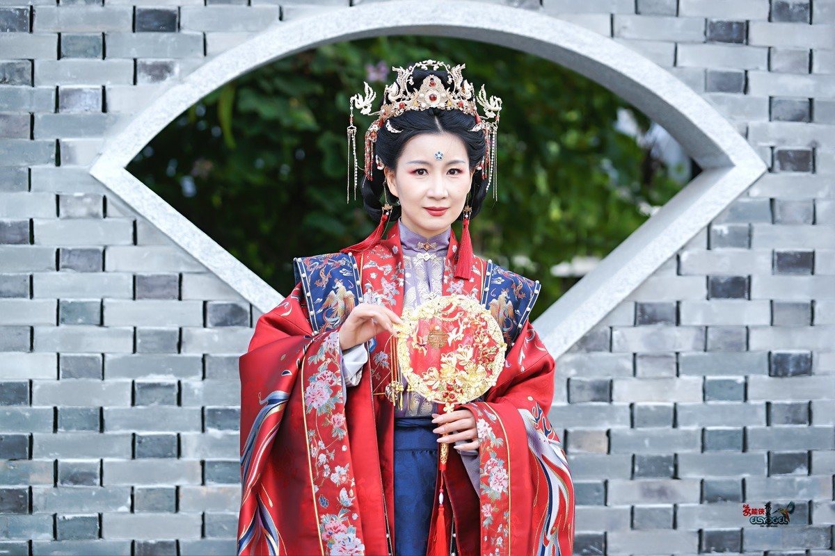 【华裳佳丽】--- 婉灵