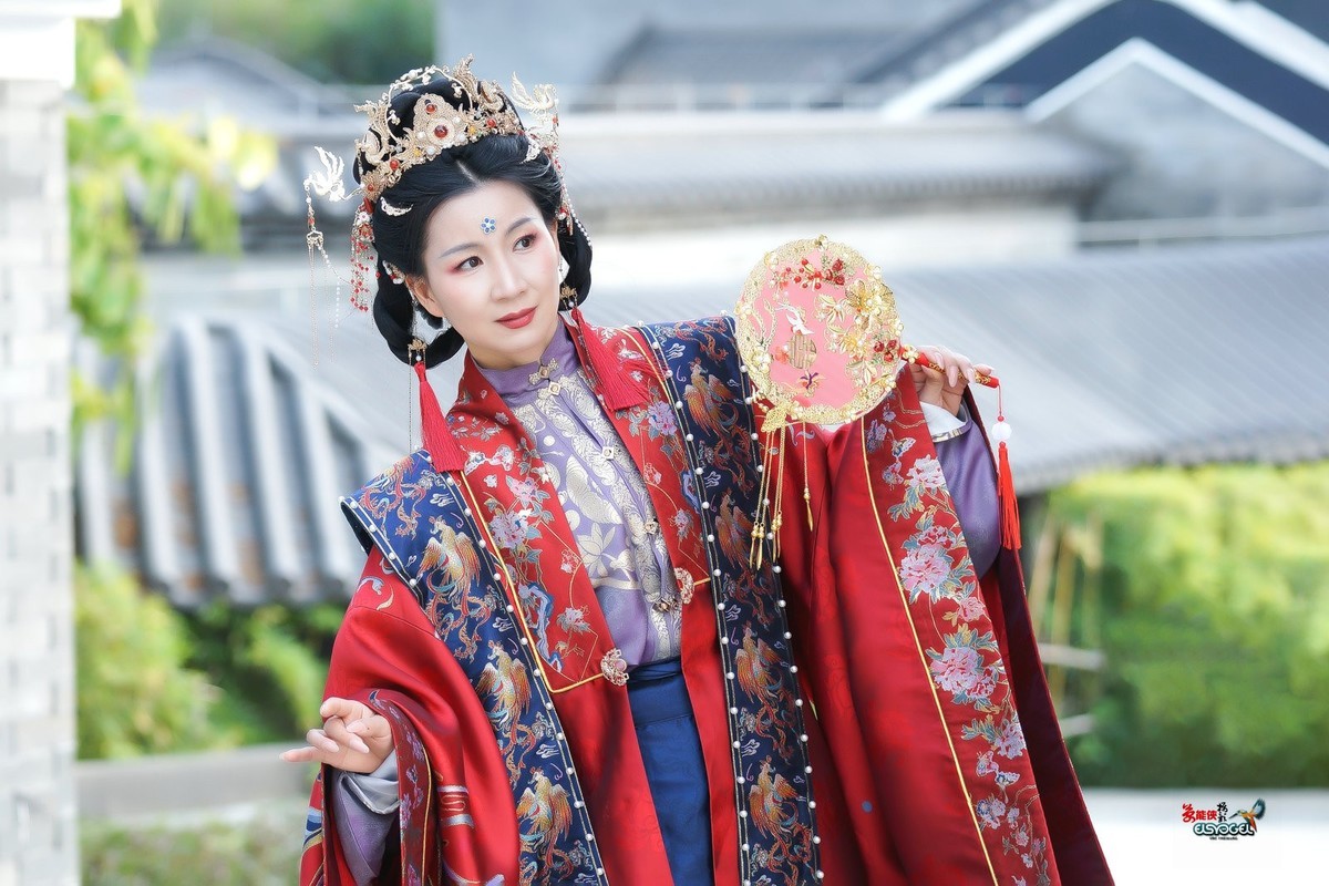 【华裳佳丽】--- 婉灵