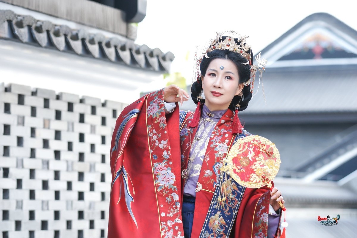 【华裳佳丽】--- 婉灵