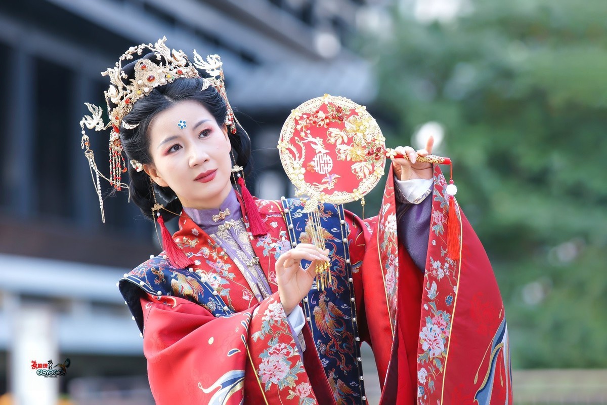 【华裳佳丽】--- 婉灵