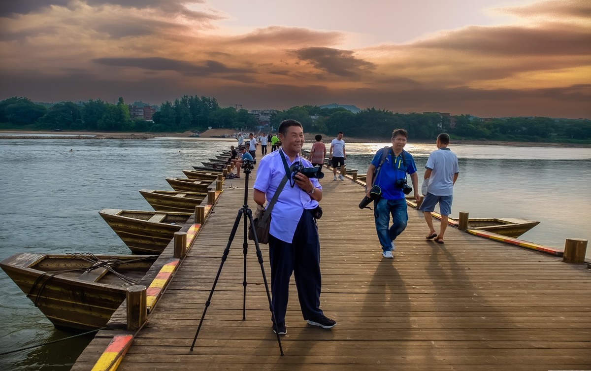 旅拍中抓怕的一些摄影人