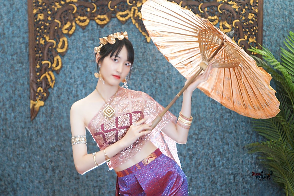 【异域风情美女】---齐齐