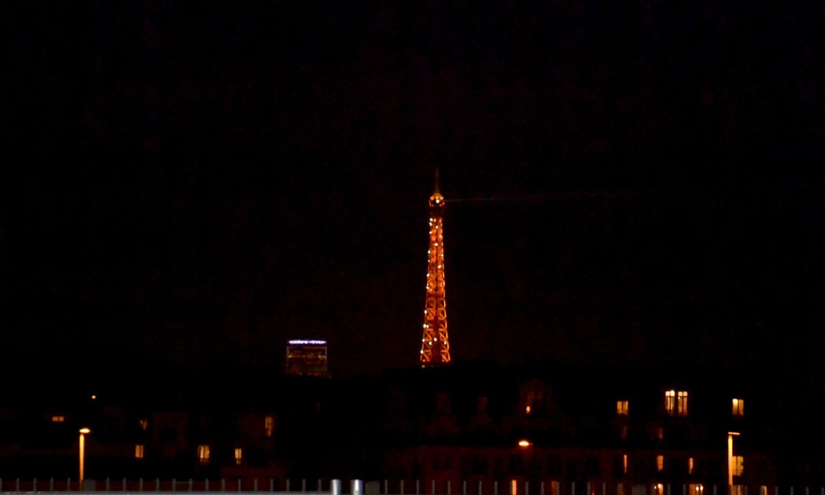 夜摄“新凯旋门”（巴黎）--祝师友除夕安好！！！