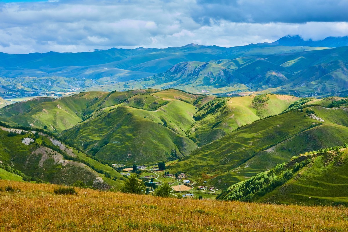 夏末秋初的八美