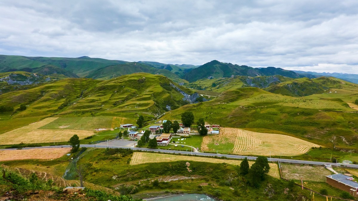 夏末秋初的八美