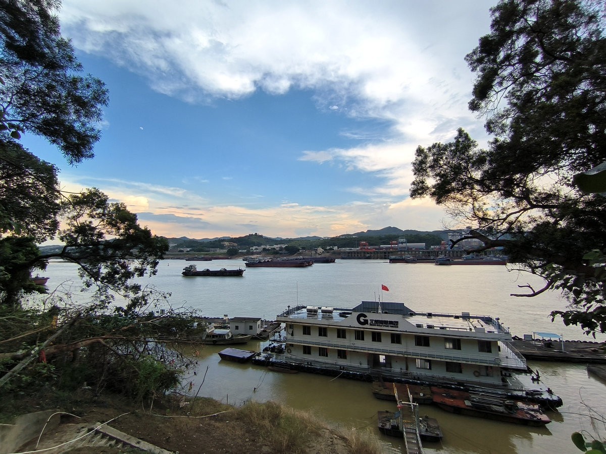 2024夏 海南环岛行（182）在梧州吃西江鱼