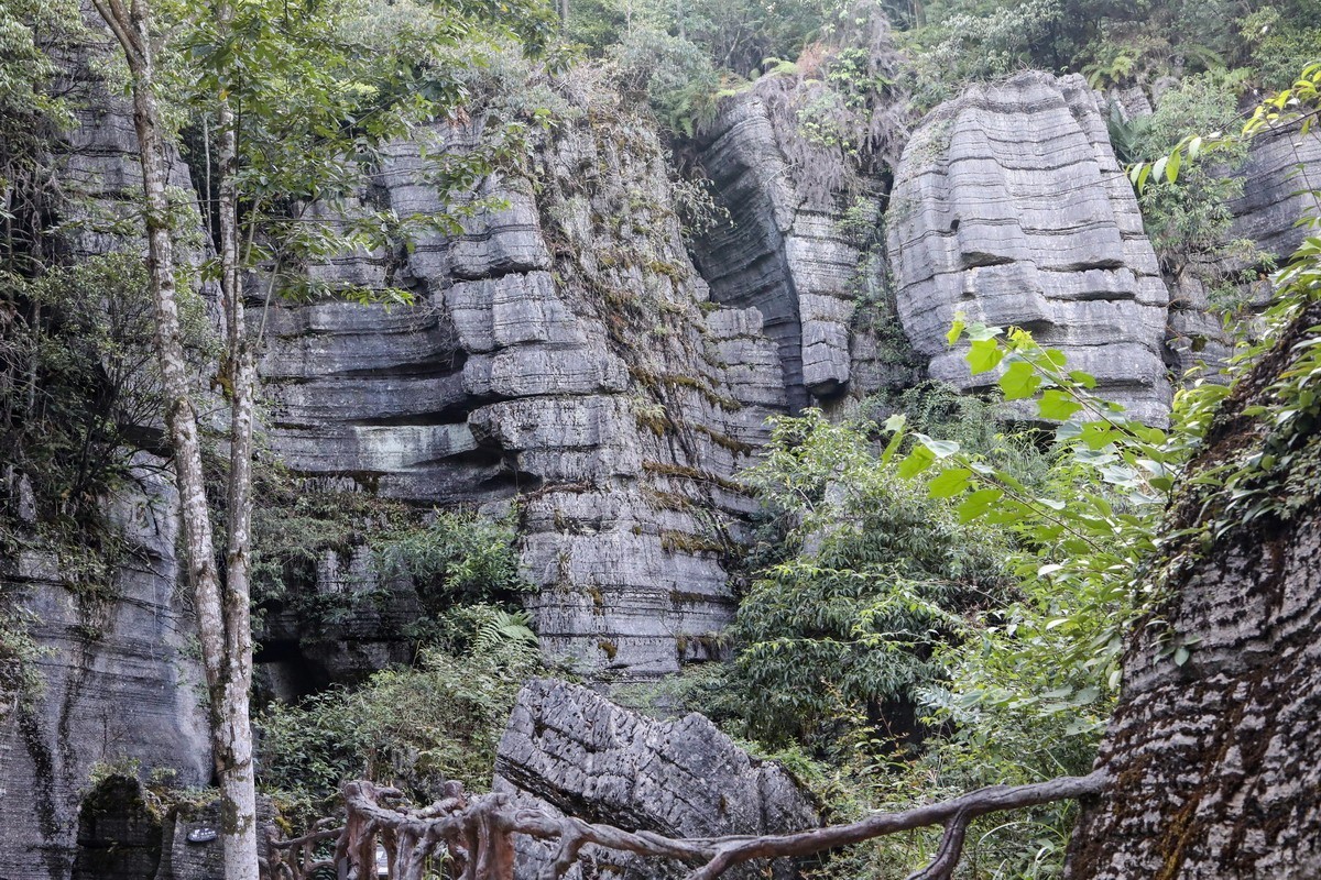 恩施梭布亚石林1----青龙台2