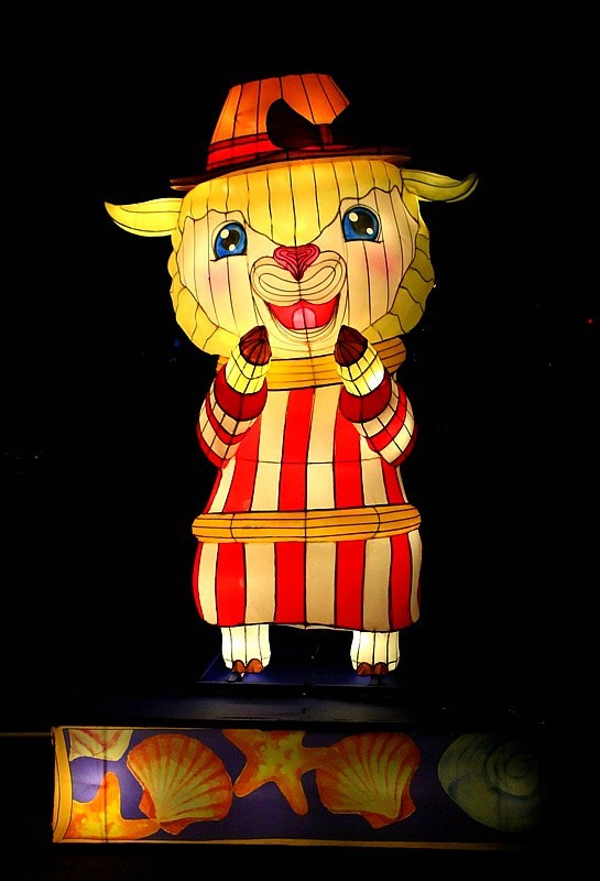 【不老松：海南游摄纪实】 文澜文化公园！春节期间灯展真可称谓五彩缤纷、灯火辉煌！