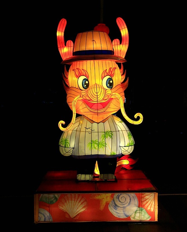 【不老松：海南游摄纪实】 文澜文化公园！春节期间灯展真可称谓五彩缤纷、灯火辉煌！