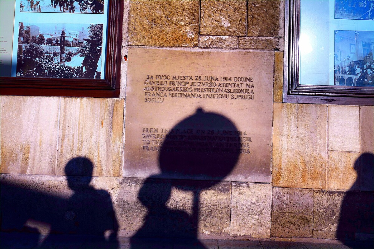 “ MUZEJ ” 萨拉热窝 / 拉丁桥