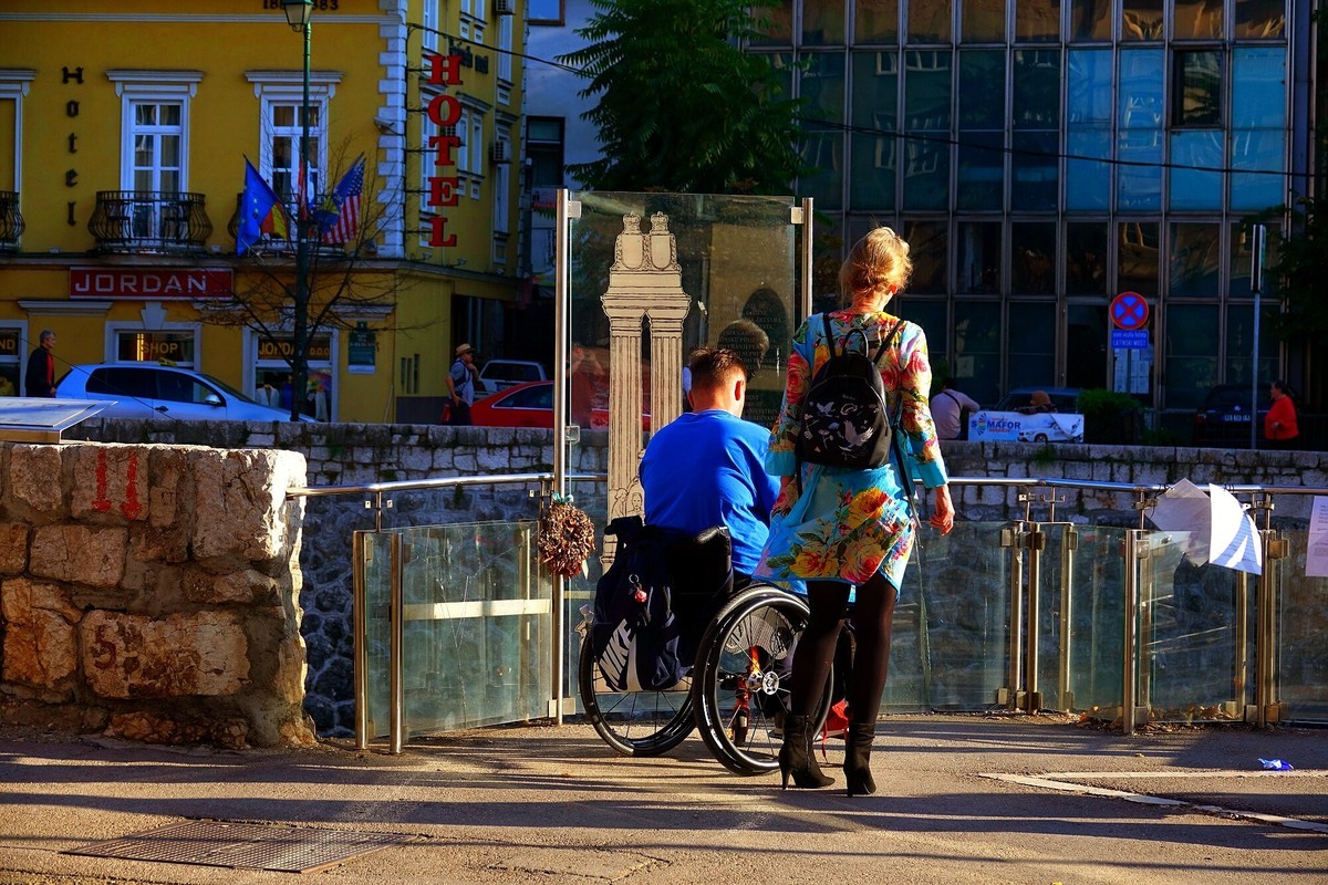 “ MUZEJ ” 萨拉热窝 / 拉丁桥