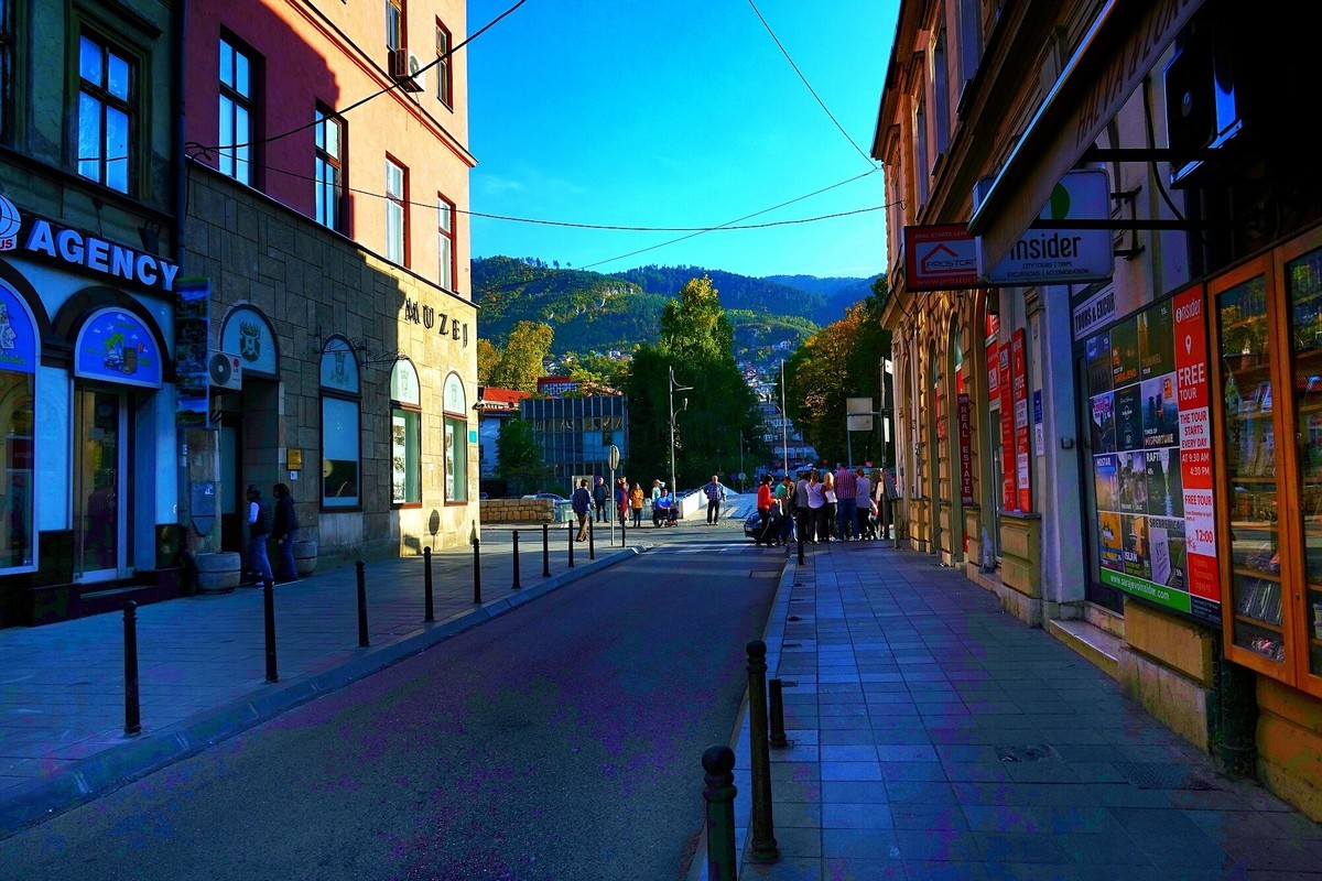 “ MUZEJ ” 萨拉热窝 / 拉丁桥