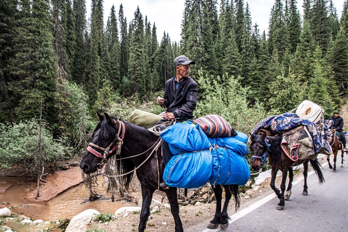 新疆行游--去琼库什台途中【1】