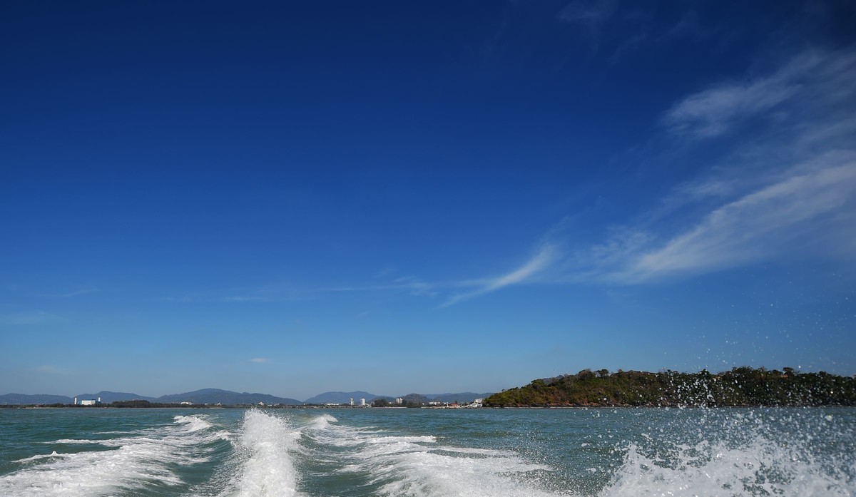 一组D4S 14-24 泰国皮皮岛海滩游艇海上风光随拍