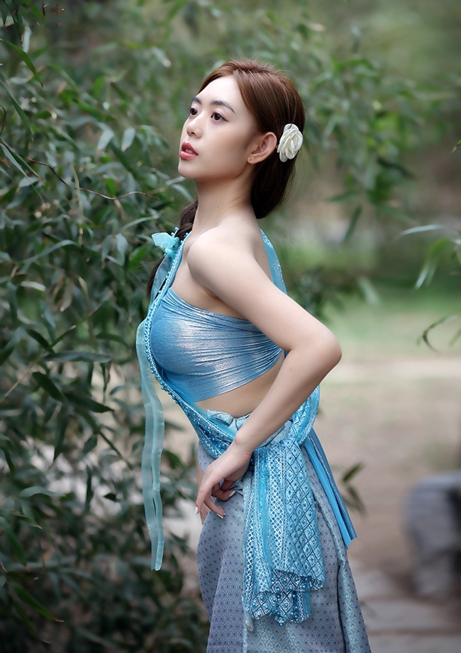 不负春光美佳人