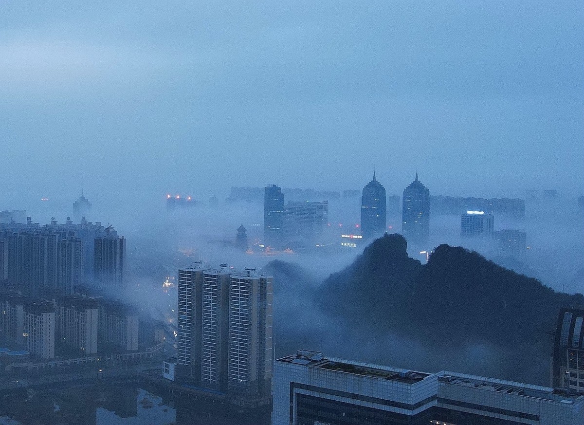 南方的城市----雨后初晴成雾都