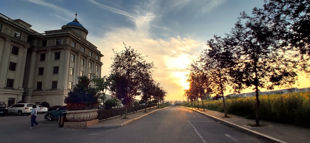 金秋的晚霞（手机随拍）