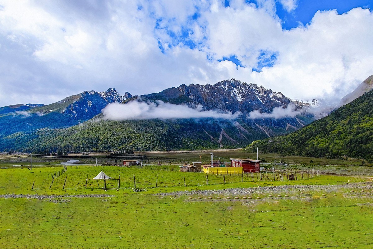 借助一组川藏317的片子给摄友们拜年！