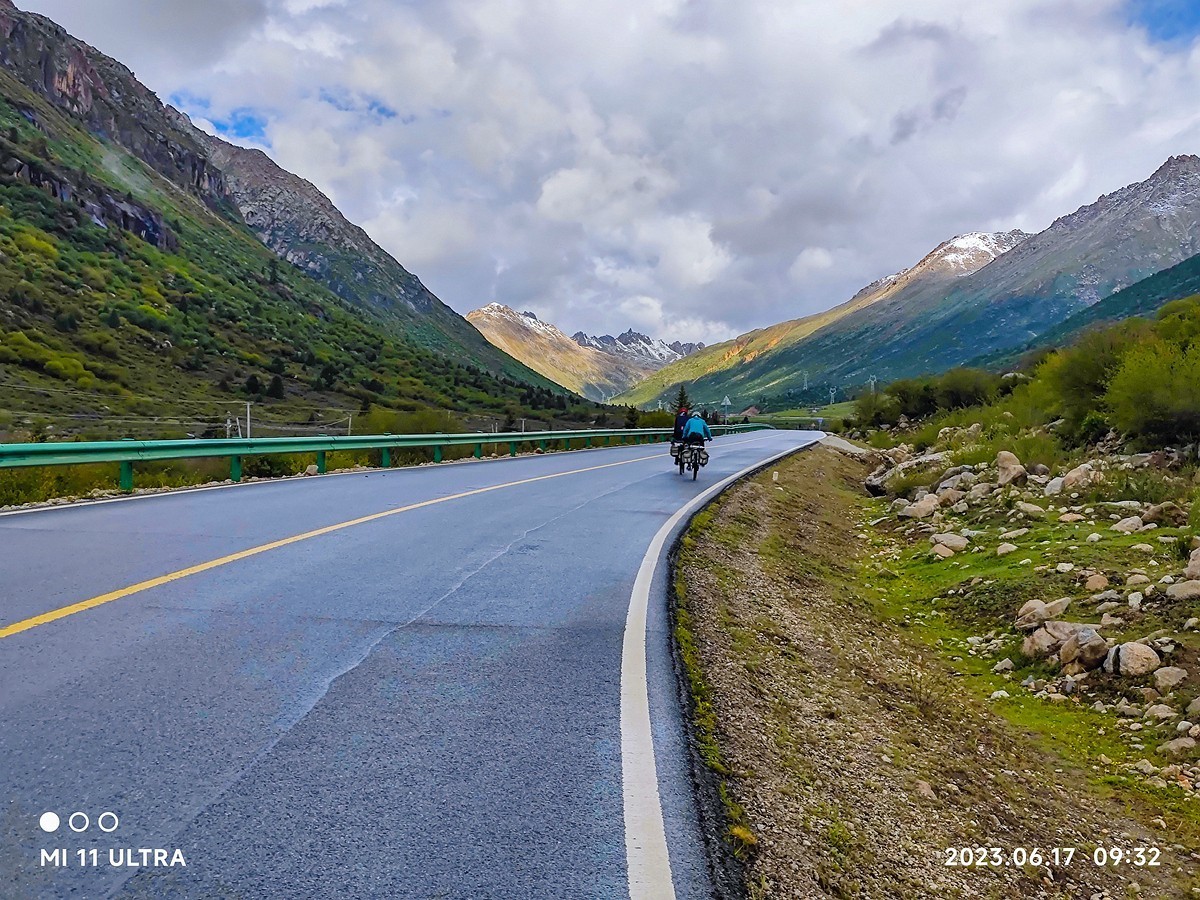 借助一组川藏317的片子给摄友们拜年！